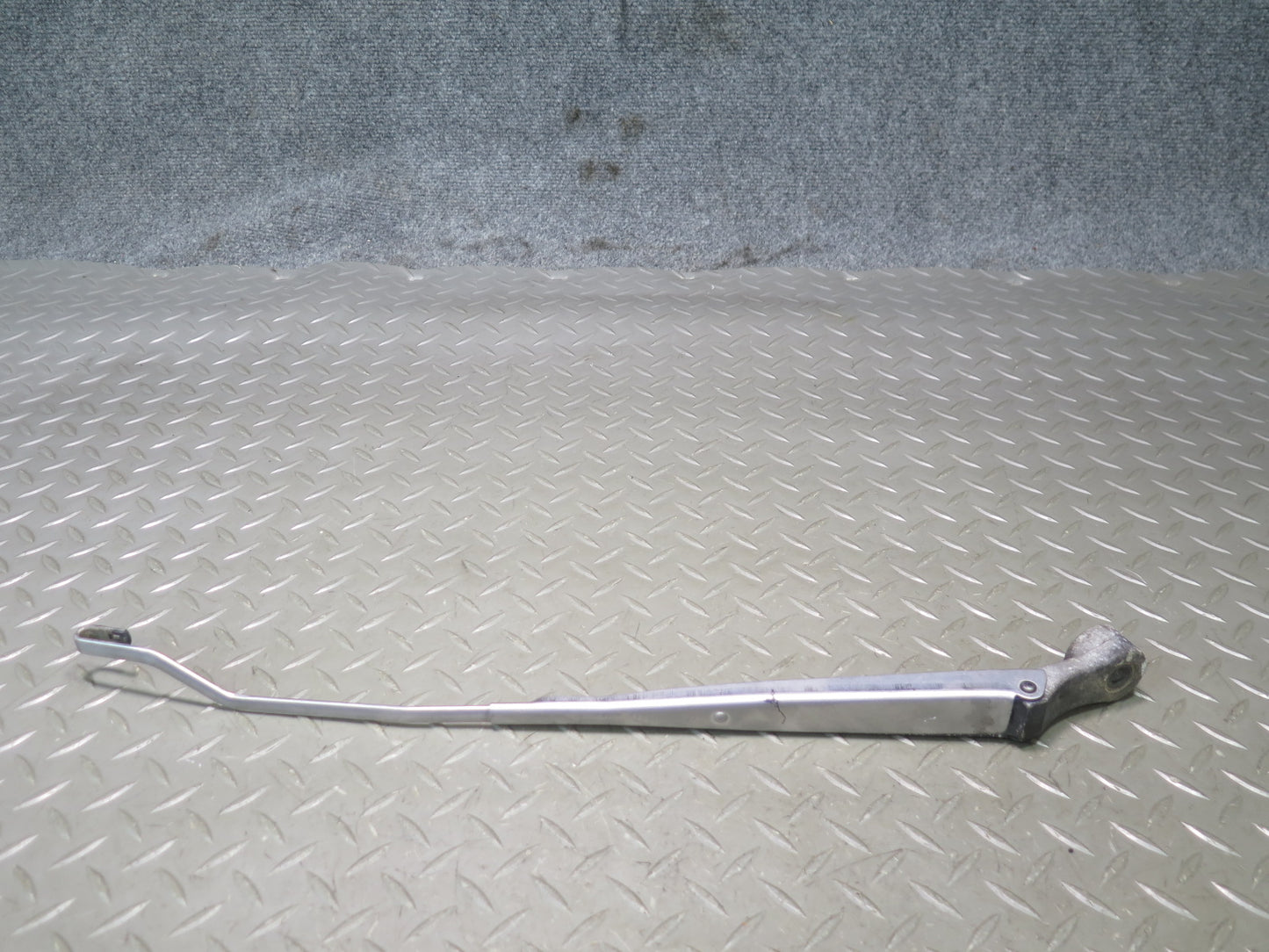 84-89 Nissan Z31 300ZX Front Windshield Left & Right Wiper Arm Set of 2 OEM