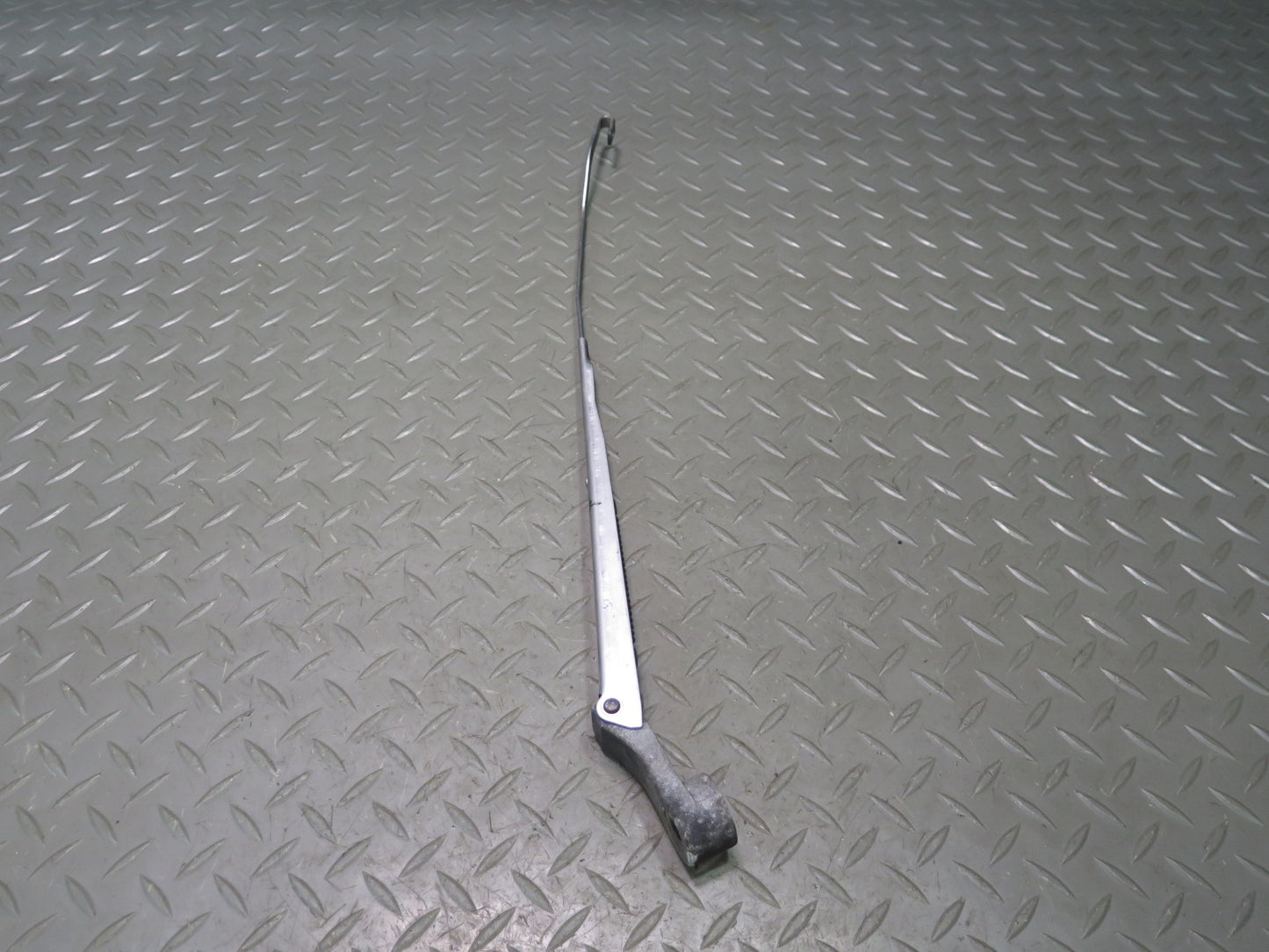 84-89 Nissan Z31 300ZX Front Windshield Left & Right Wiper Arm Set of 2 OEM
