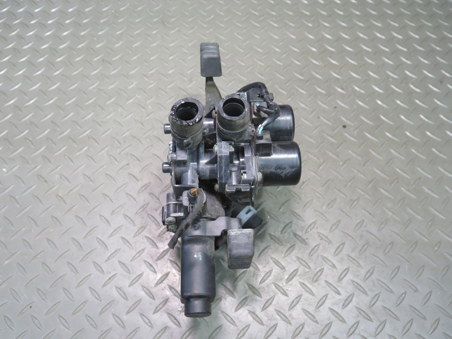 2006-2012 Bentley Flying Spur Hvac A/C Heater Coolant Solenoid Control Valve
