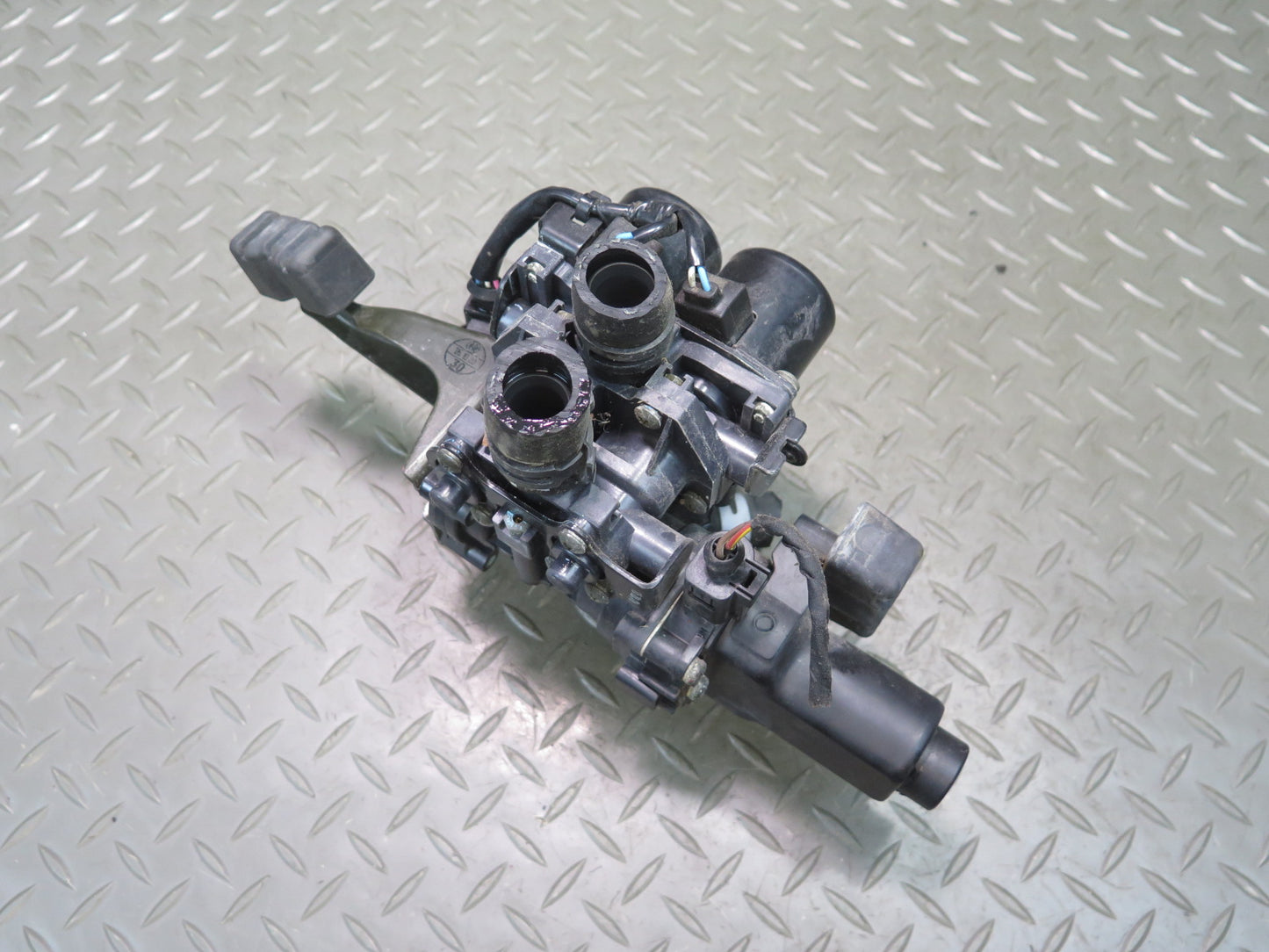 2006-2012 Bentley Flying Spur Hvac A/C Heater Coolant Solenoid Control Valve
