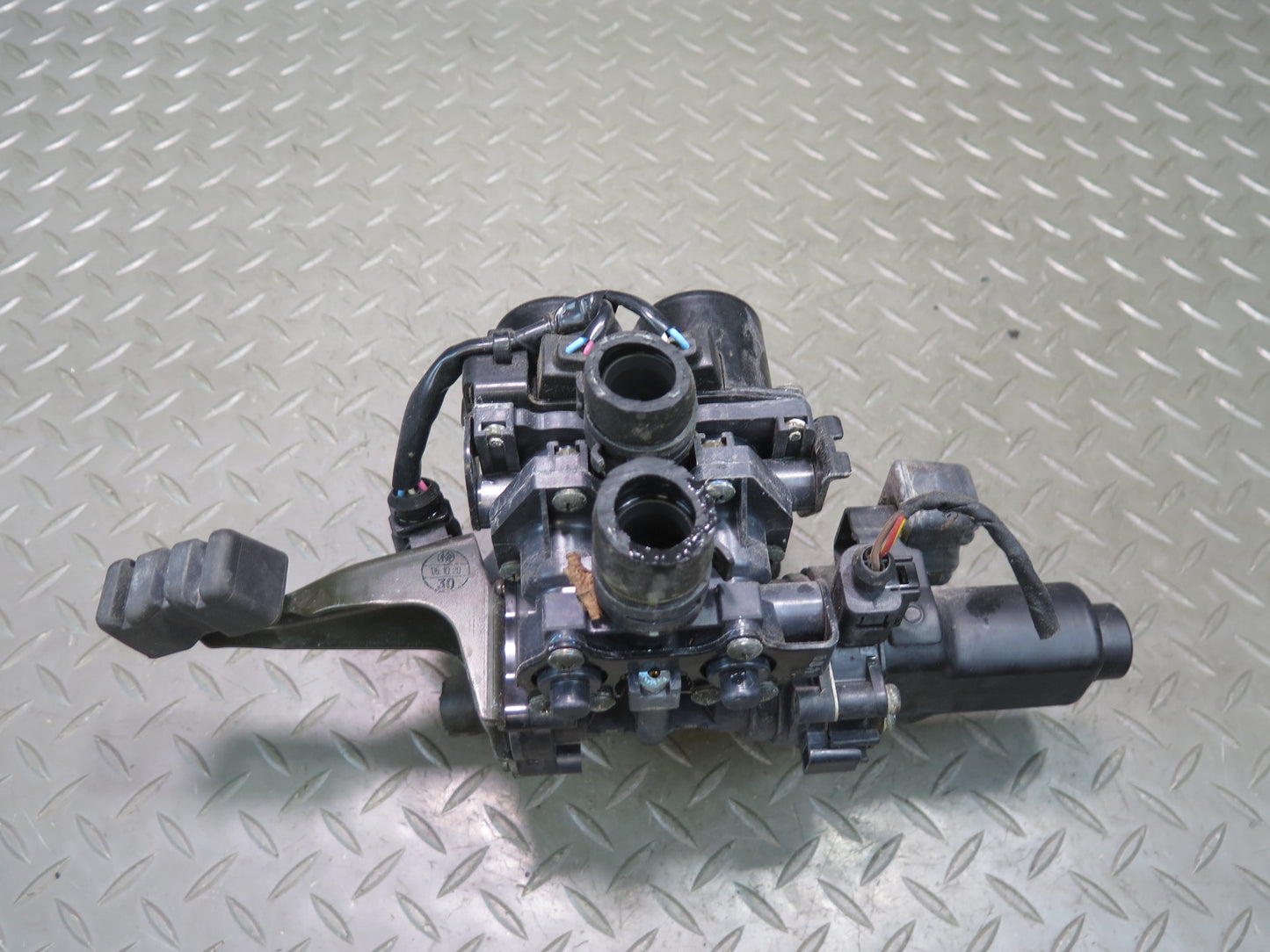 2006-2012 Bentley Flying Spur Hvac A/C Heater Coolant Solenoid Control Valve