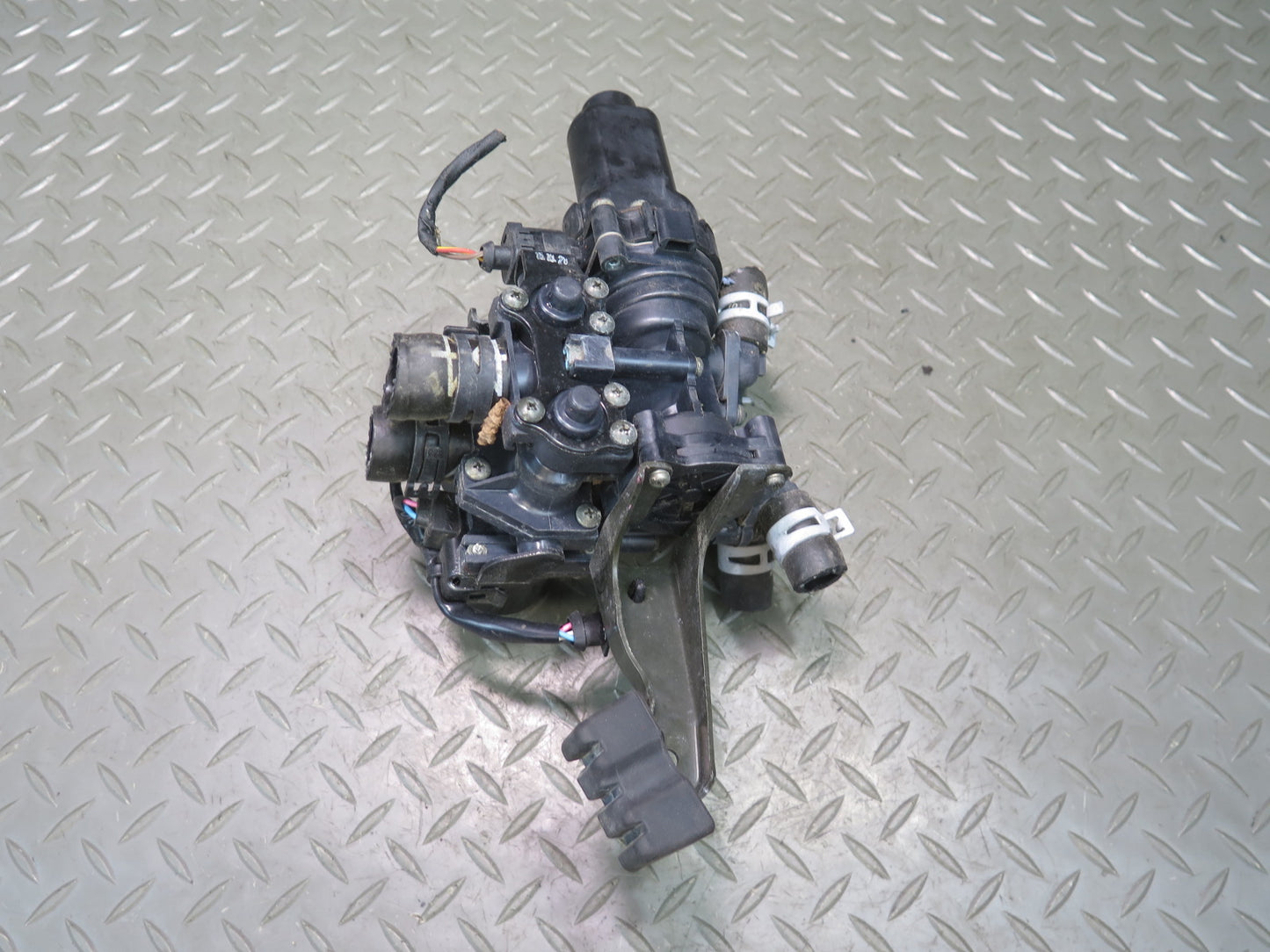 2006-2012 Bentley Flying Spur Hvac A/C Heater Coolant Solenoid Control Valve