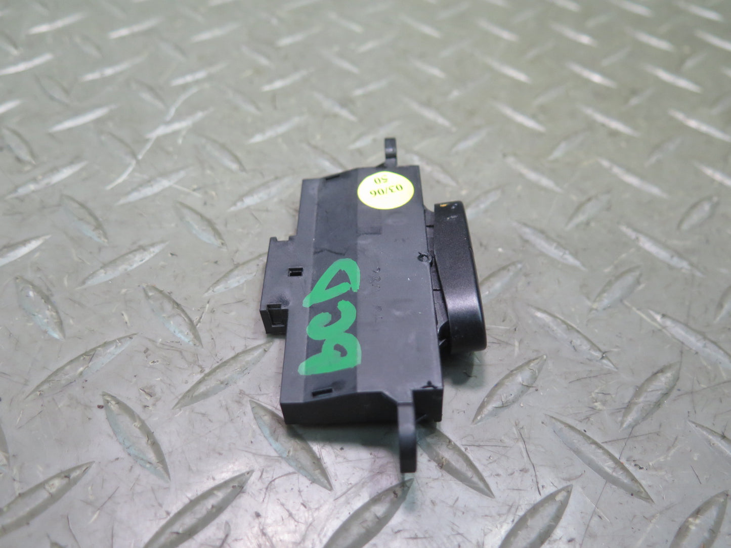 2006-2012 Bentley Flying Spur Center Dashboard Temperature Button Switch