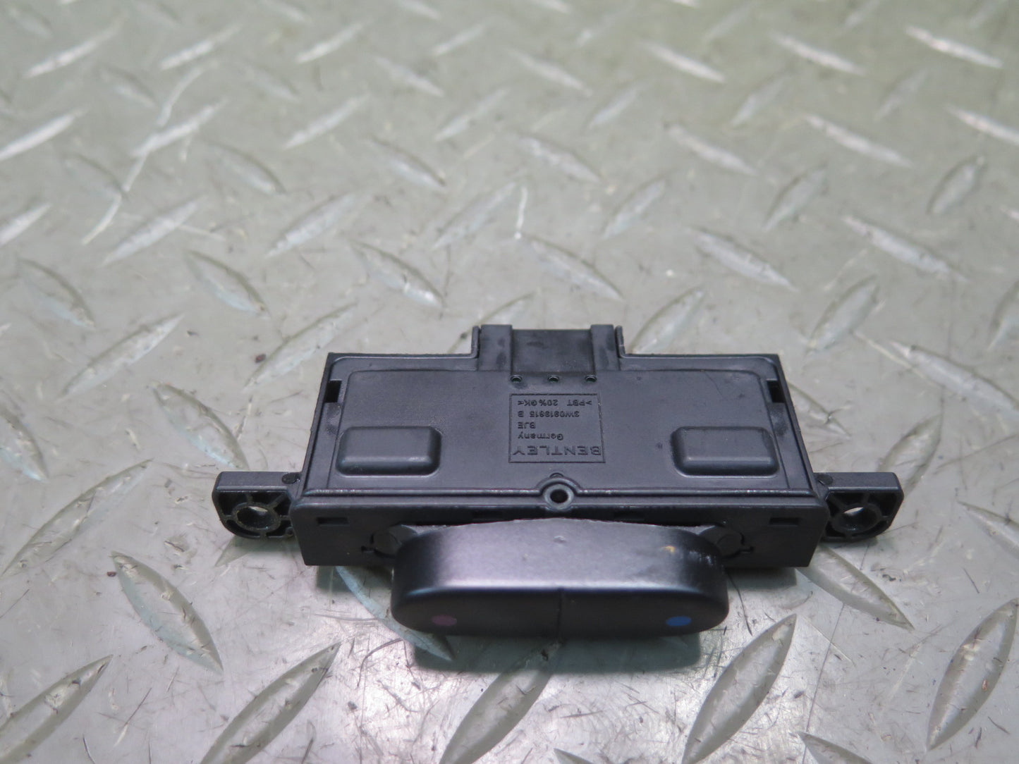2006-2012 Bentley Flying Spur Center Dashboard Temperature Button Switch