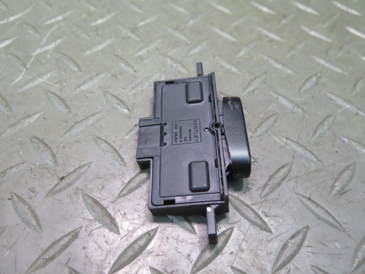 2006-2012 Bentley Flying Spur Center Dashboard Temperature Button Switch