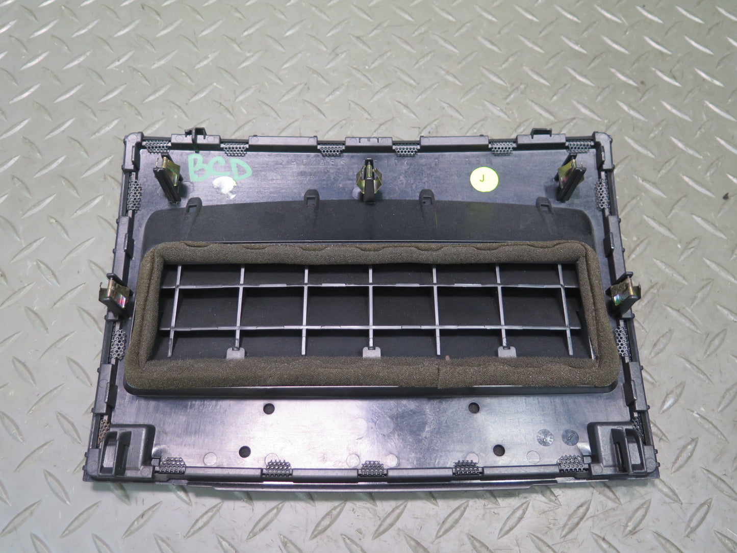 2006-2012 Bentley Flying Spur Front Dashboard Dash AC A/C Air Vent Grille Trim