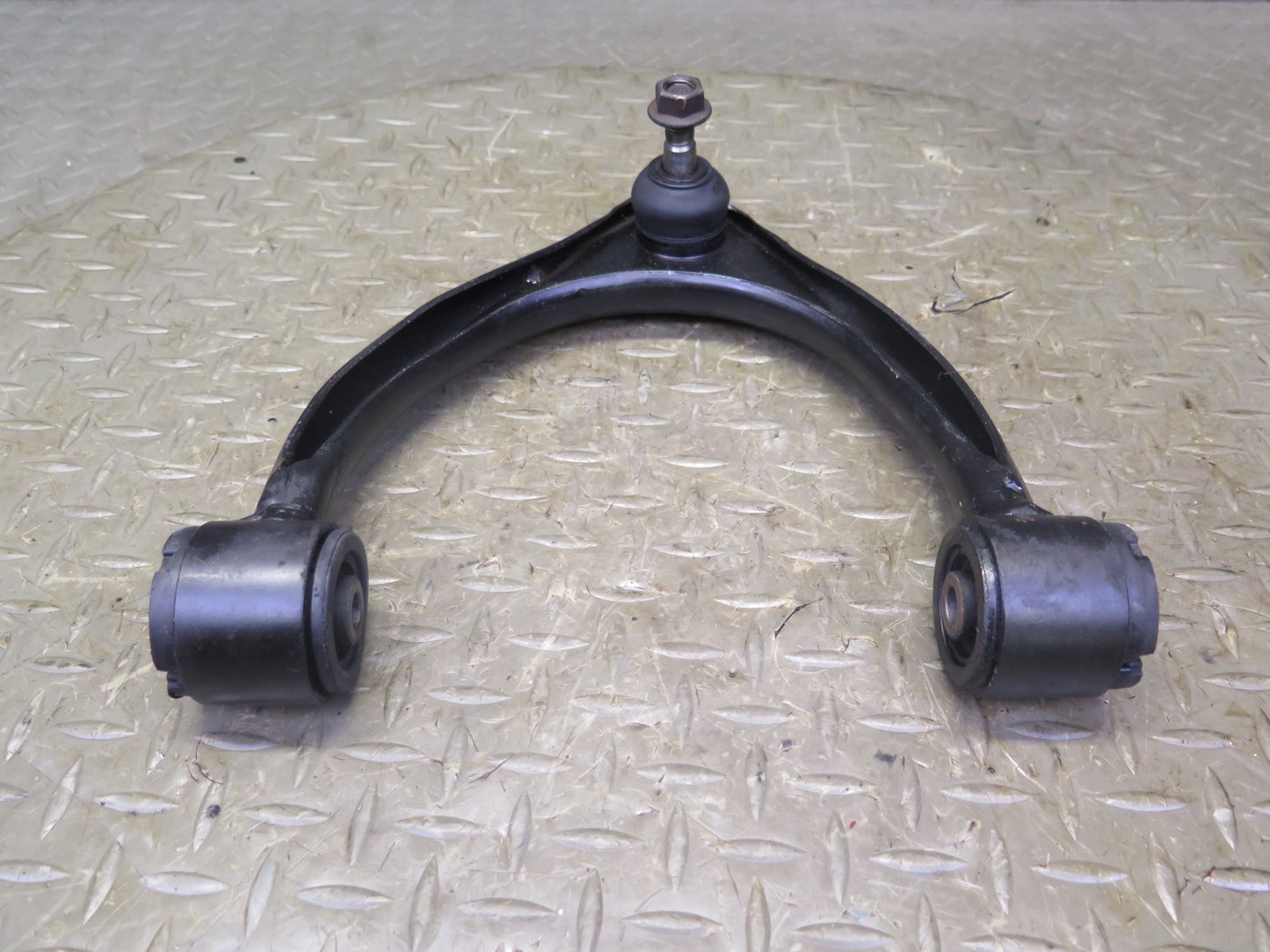 01-05 Lexus JCE10L IS300 Set of 2 Front Left & Right Upper Control Arm