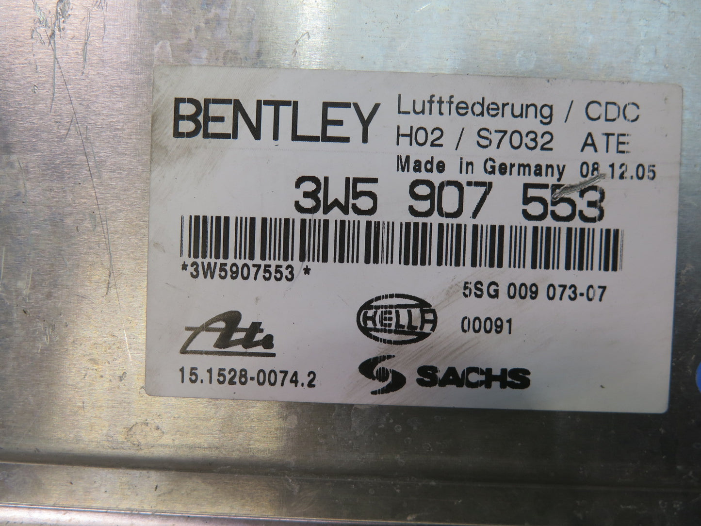 2006-2008 Bentley Flying Spur Air Suspension Control Module Unit 3W5907553