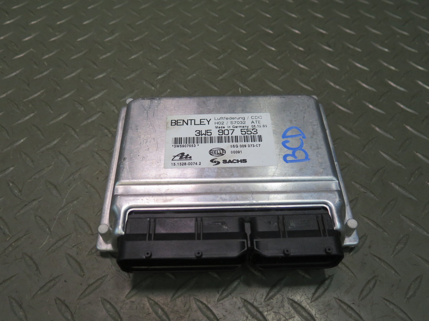 2006-2008 Bentley Flying Spur Air Suspension Control Module Unit 3W5907553