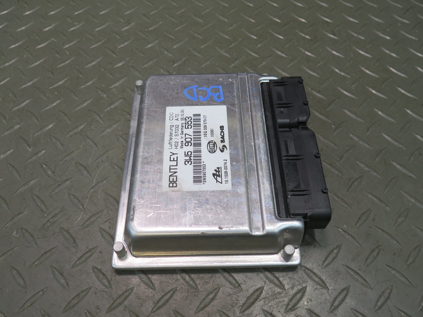 2006-2008 Bentley Flying Spur Air Suspension Control Module Unit 3W5907553