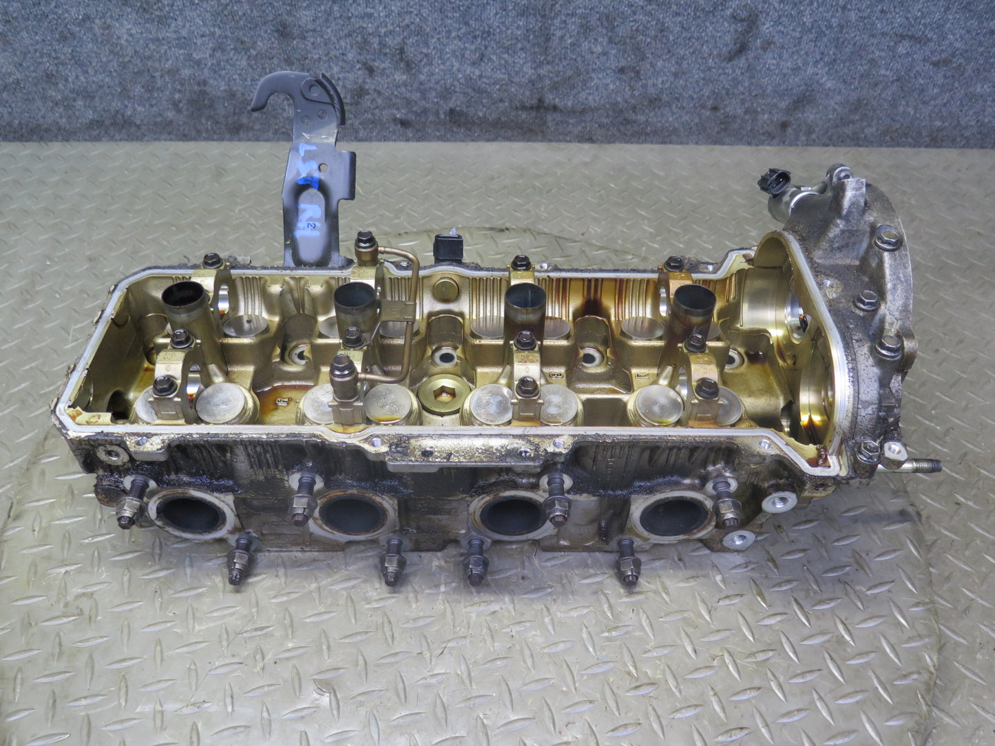 98-00 Lexus SC400 LS400 1UZFE 4.0L Right Engine Cylinder Head OEM