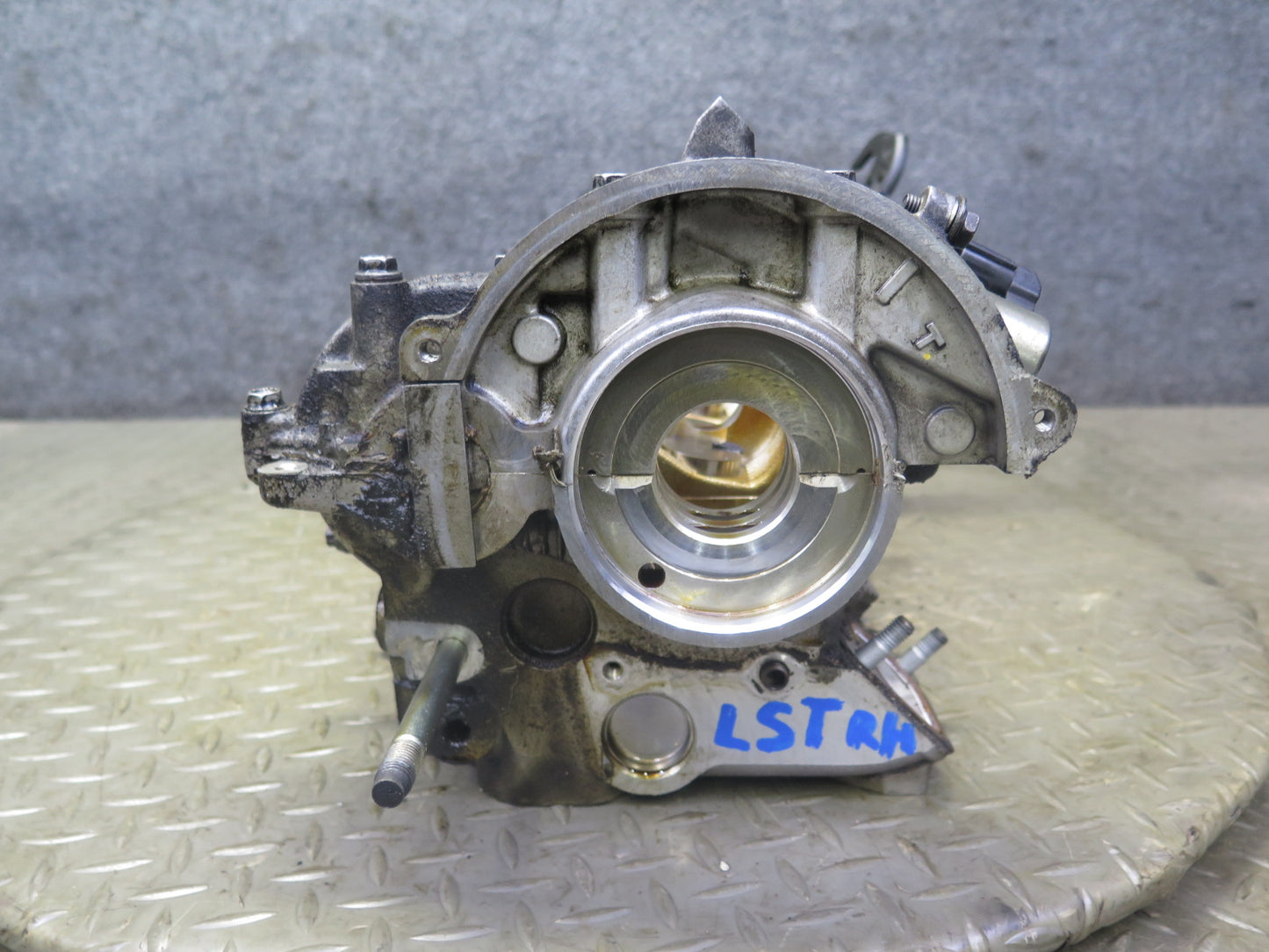 98-00 Lexus SC400 LS400 1UZFE 4.0L Right Engine Cylinder Head OEM