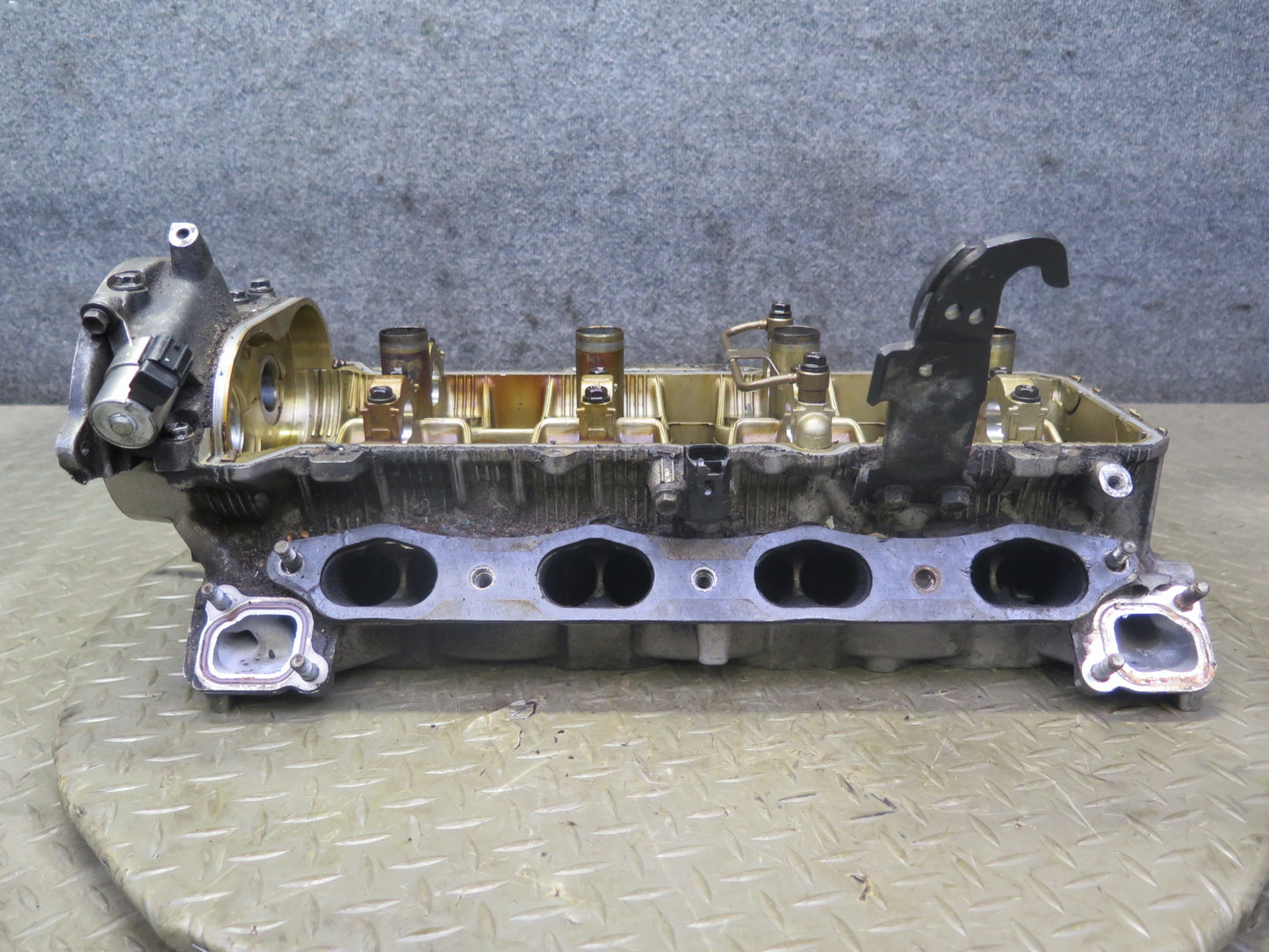 98-00 Lexus SC400 LS400 1UZFE 4.0L Right Engine Cylinder Head OEM