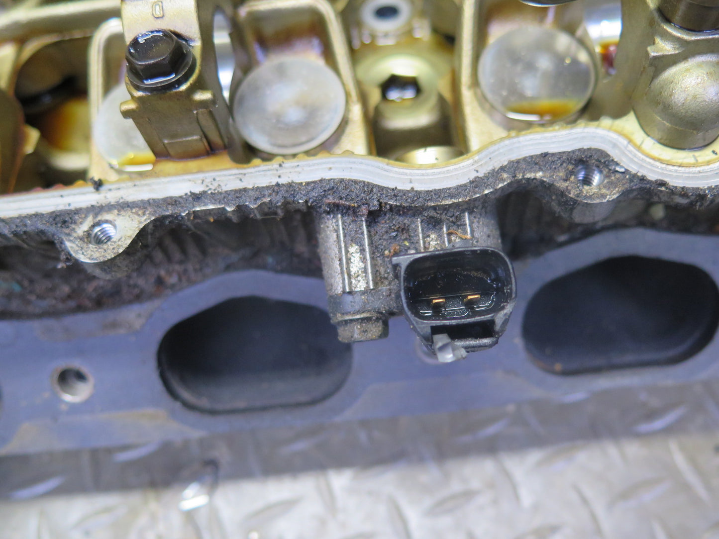 98-00 Lexus SC400 LS400 1UZFE 4.0L Right Engine Cylinder Head OEM