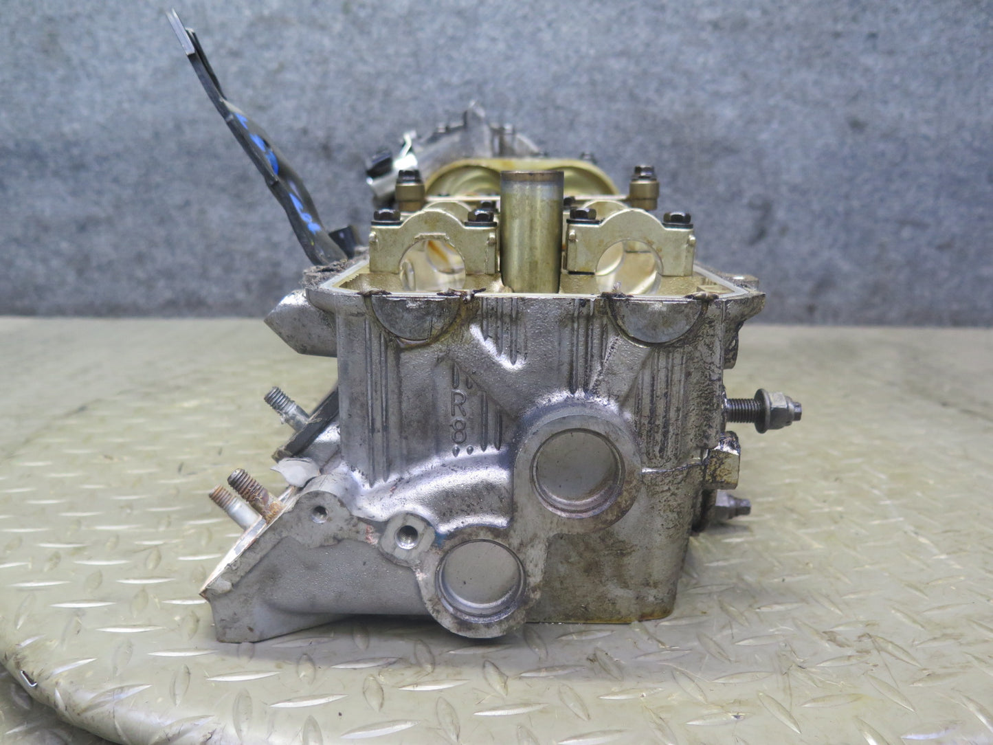 98-00 Lexus SC400 LS400 1UZFE 4.0L Right Engine Cylinder Head OEM
