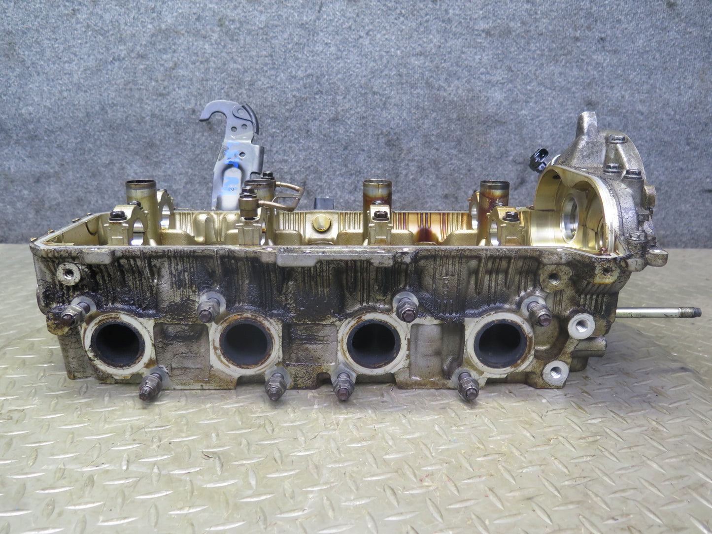 98-00 Lexus SC400 LS400 1UZFE 4.0L Right Engine Cylinder Head OEM