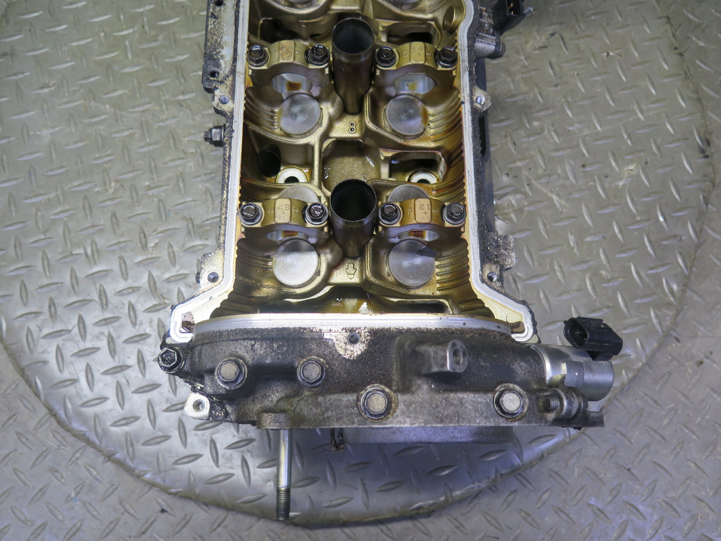 98-00 Lexus SC400 LS400 1UZFE 4.0L Right Engine Cylinder Head OEM