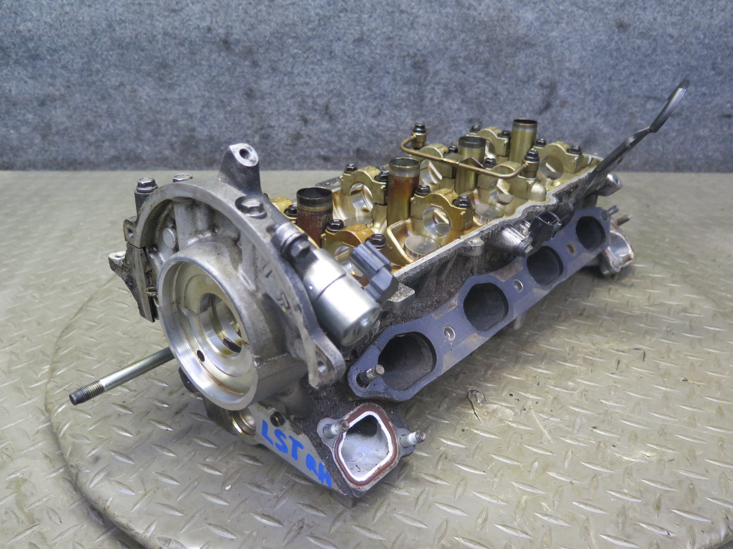 98-00 Lexus SC400 LS400 1UZFE 4.0L Right Engine Cylinder Head OEM