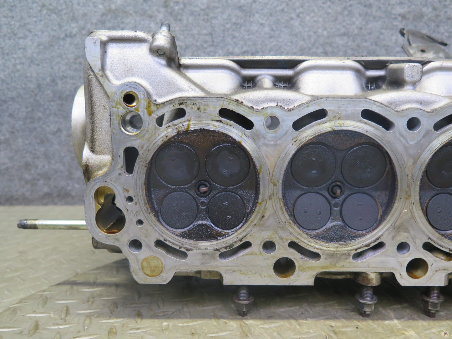 98-00 Lexus SC400 LS400 1UZFE 4.0L Right Engine Cylinder Head OEM