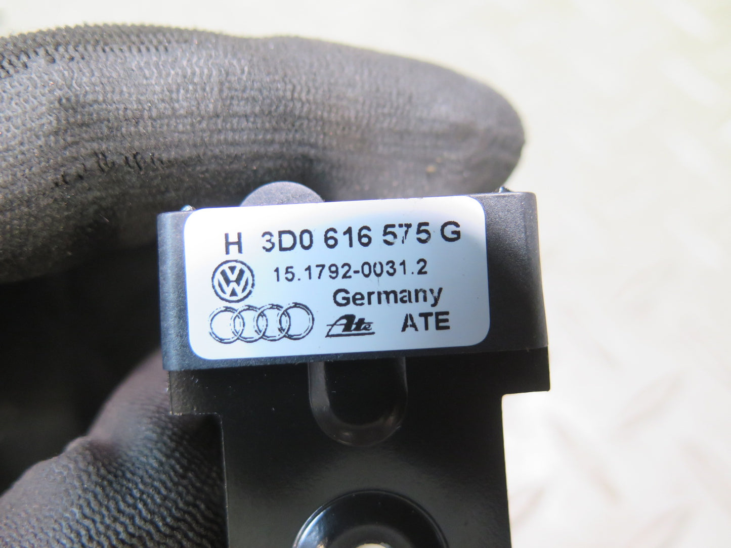 2006-2012 Bentley Flying Spur Suspension Acceleration Speed Sensor