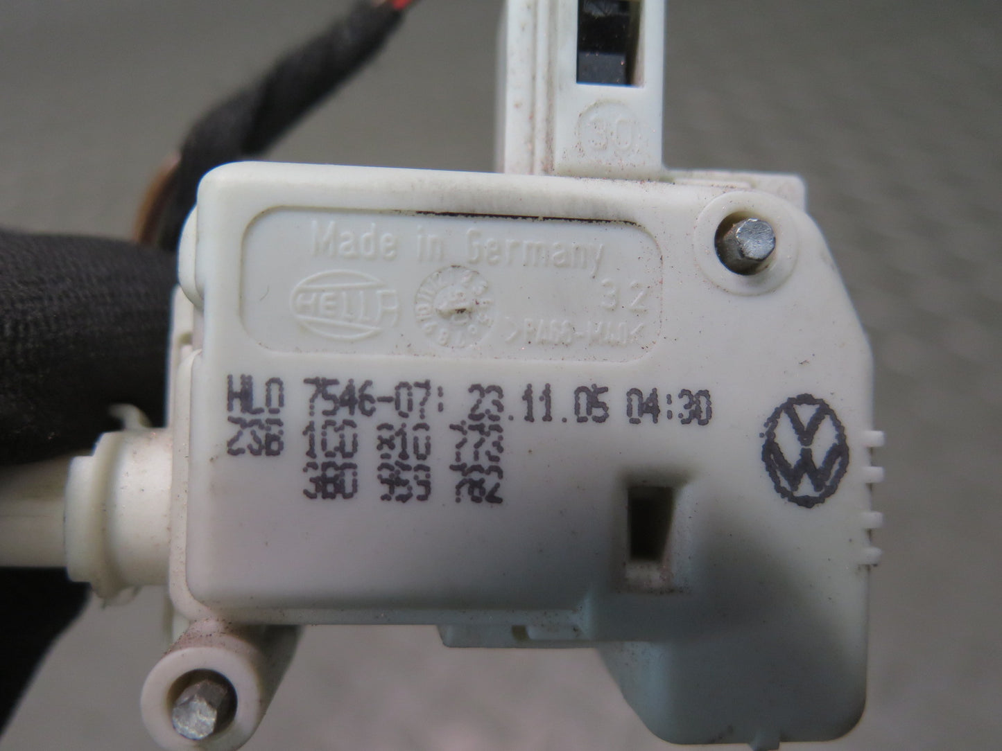 2006-2012 Bentley Flying Spur Fuel Gas Door Lock Release Actuator