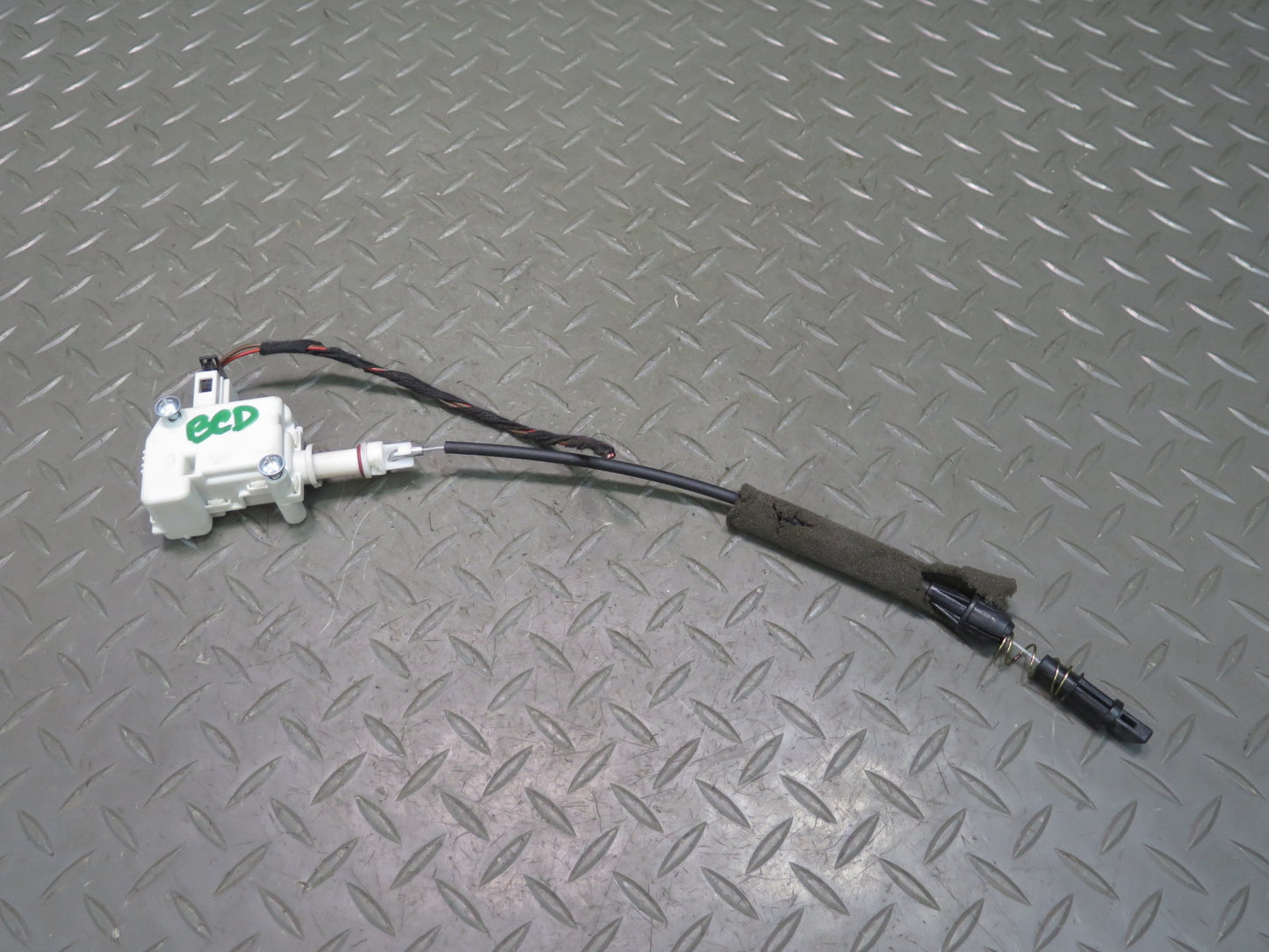 2006-2012 Bentley Flying Spur Fuel Gas Door Lock Release Actuator