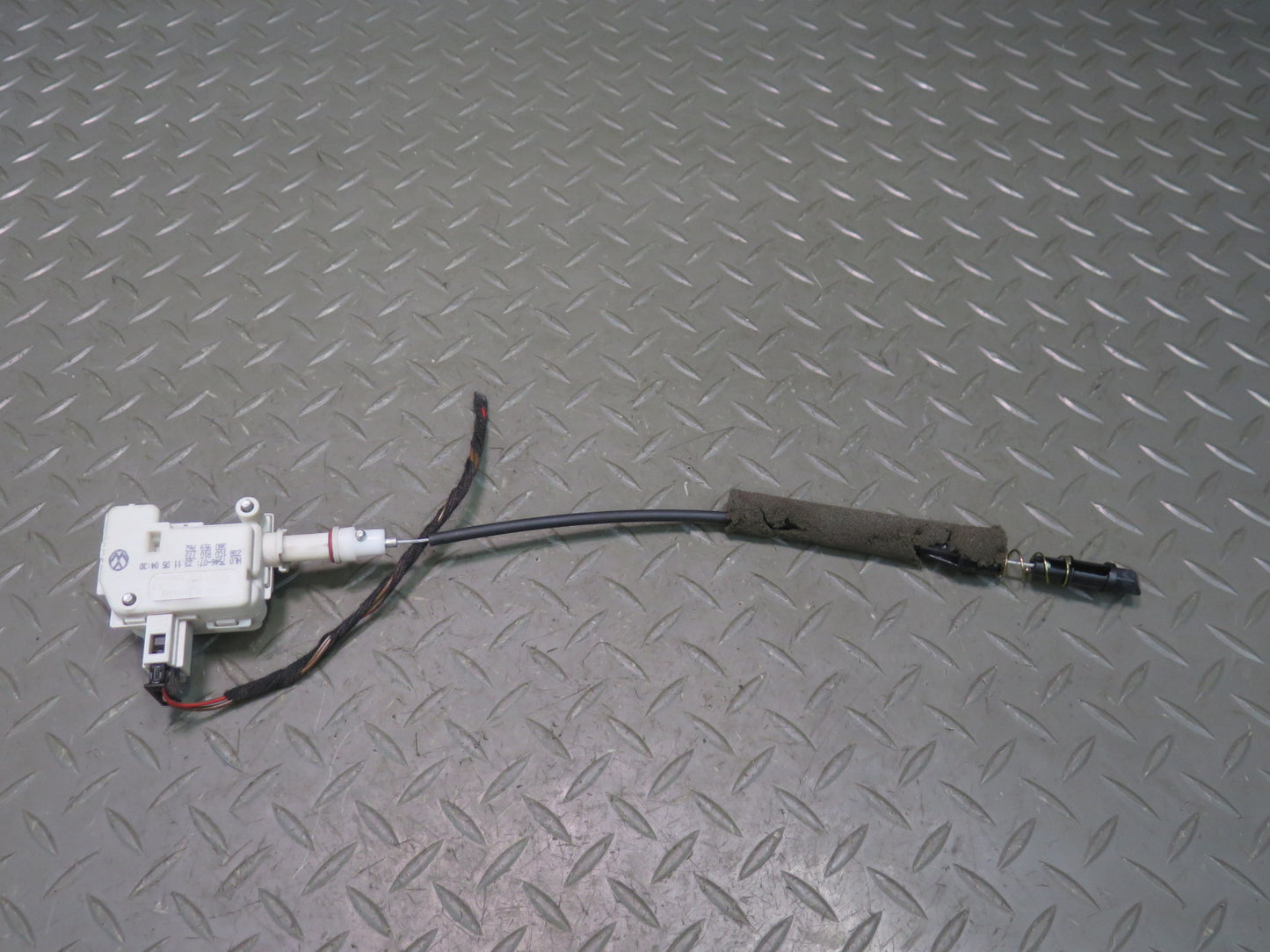 2006-2012 Bentley Flying Spur Fuel Gas Door Lock Release Actuator