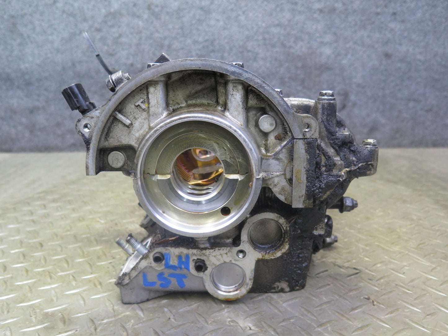 98-00 Lexus SC400 LS400 1UZFE 4.0L Left Engine Cylinder Head OEM