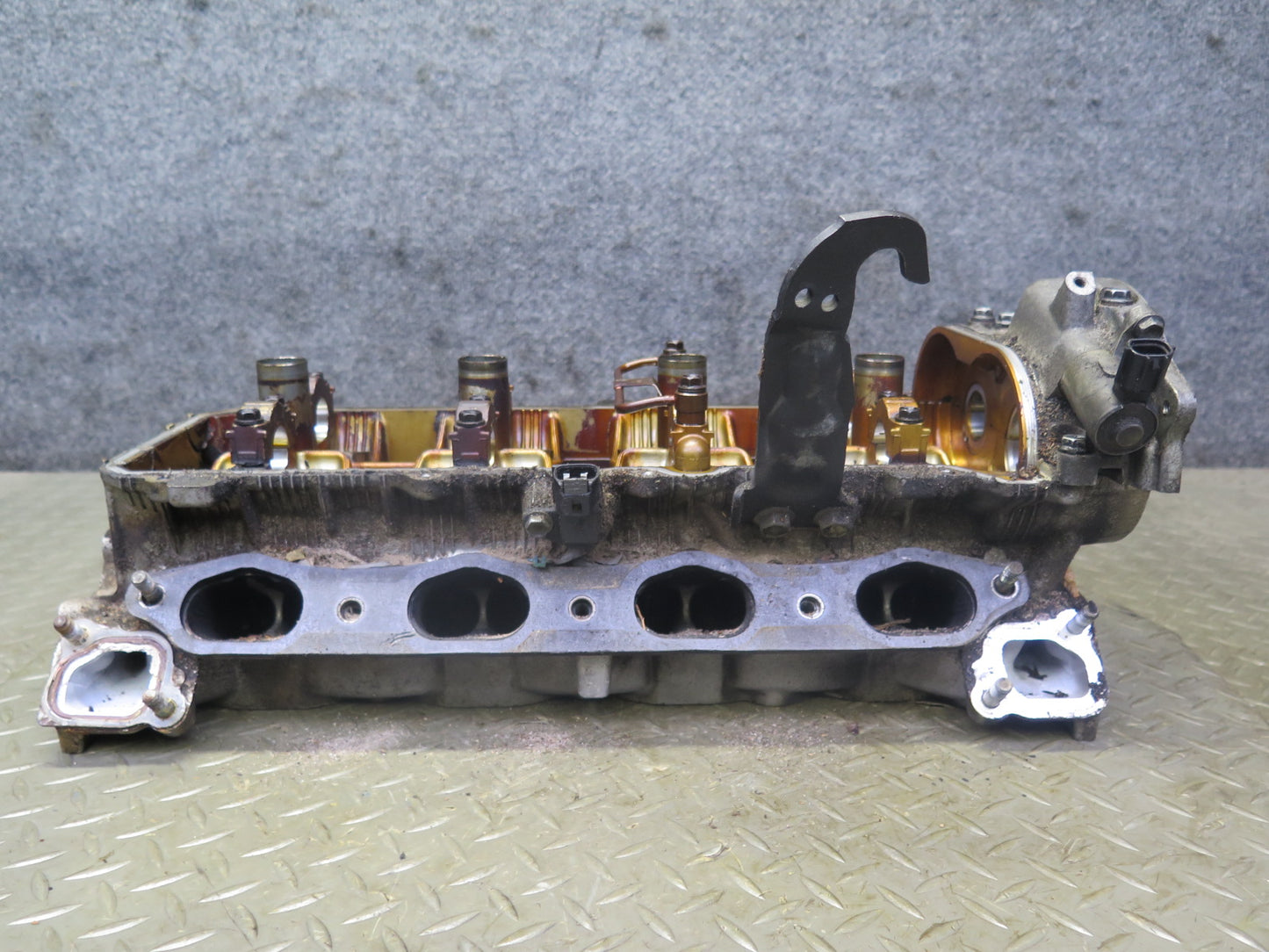 98-00 Lexus SC400 LS400 1UZFE 4.0L Left Engine Cylinder Head OEM