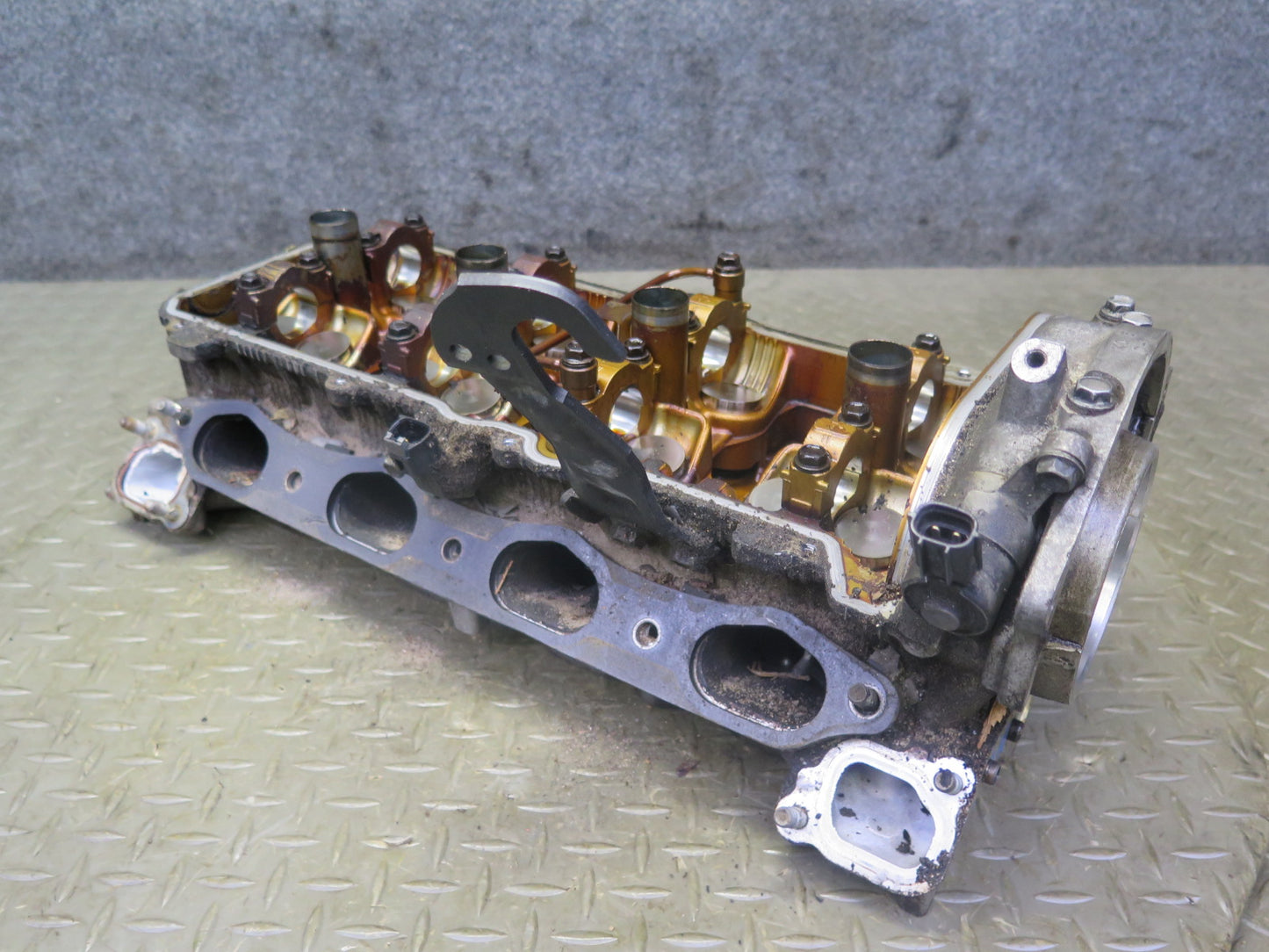 98-00 Lexus SC400 LS400 1UZFE 4.0L Left Engine Cylinder Head OEM