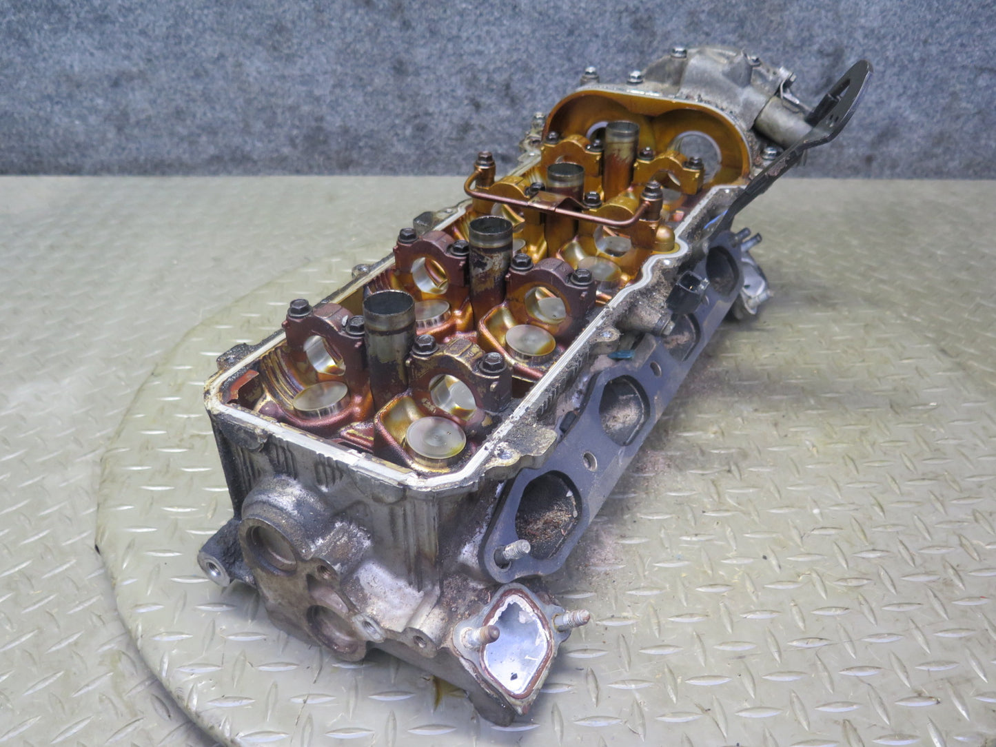 98-00 Lexus SC400 LS400 1UZFE 4.0L Left Engine Cylinder Head OEM