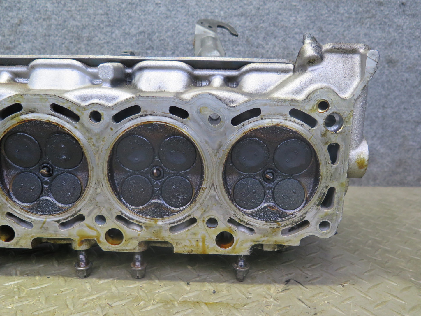 98-00 Lexus SC400 LS400 1UZFE 4.0L Left Engine Cylinder Head OEM