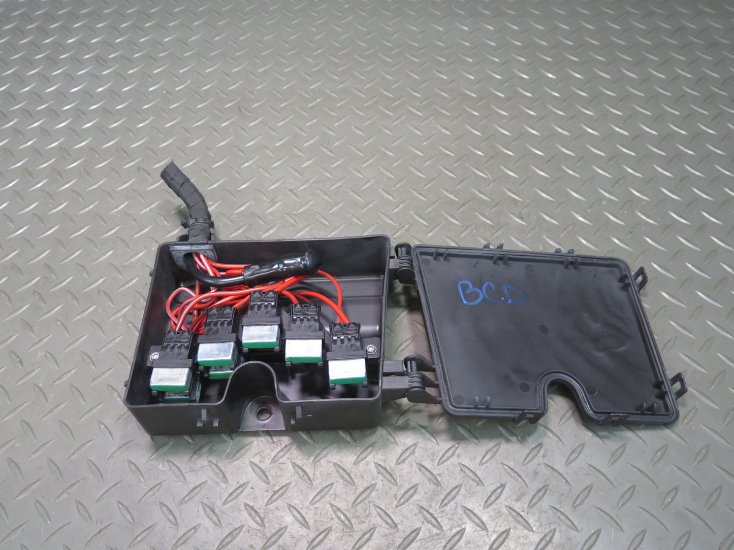 2006-2012 Bentley Flying Spur  Fuse Box Relay Junction Module Unit