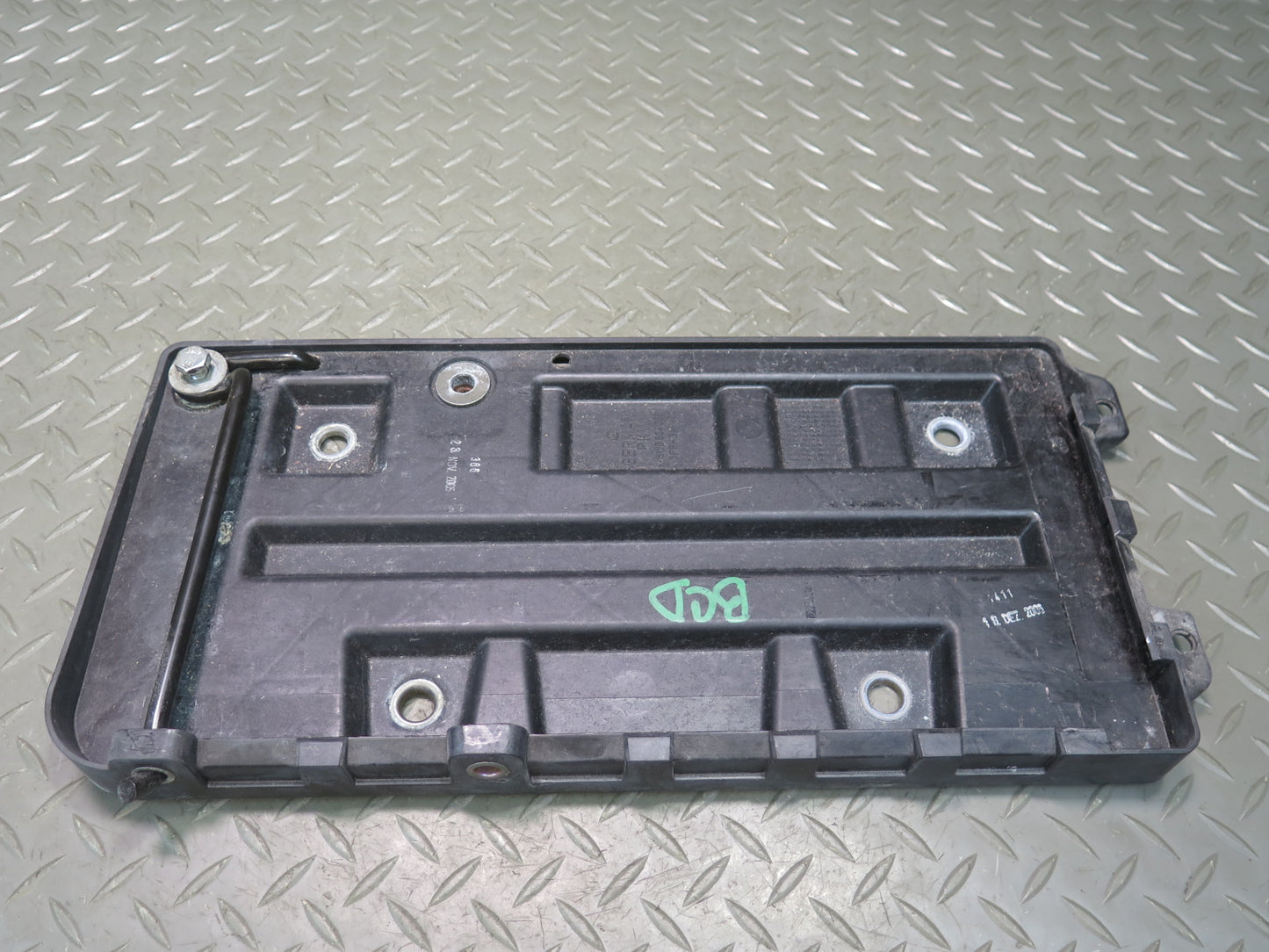 2006-2012 Bentley Flying Spur Rear Battery Tray Box Bracket Holder Plate Set