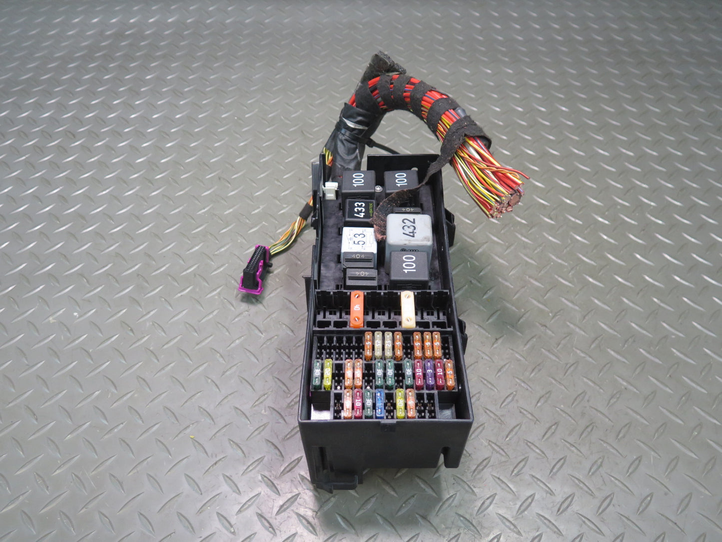 2006-2012 Bentley Flying Spur Rear Trunk Fuse Box Relay Junction Module Unit