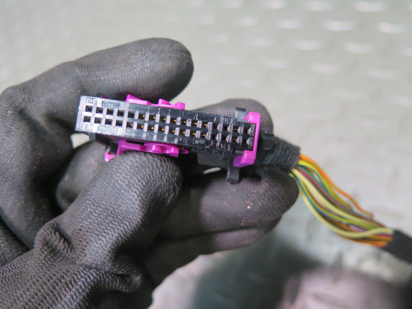 2006-2012 Bentley Flying Spur Rear Trunk Fuse Box Relay Junction Module Unit