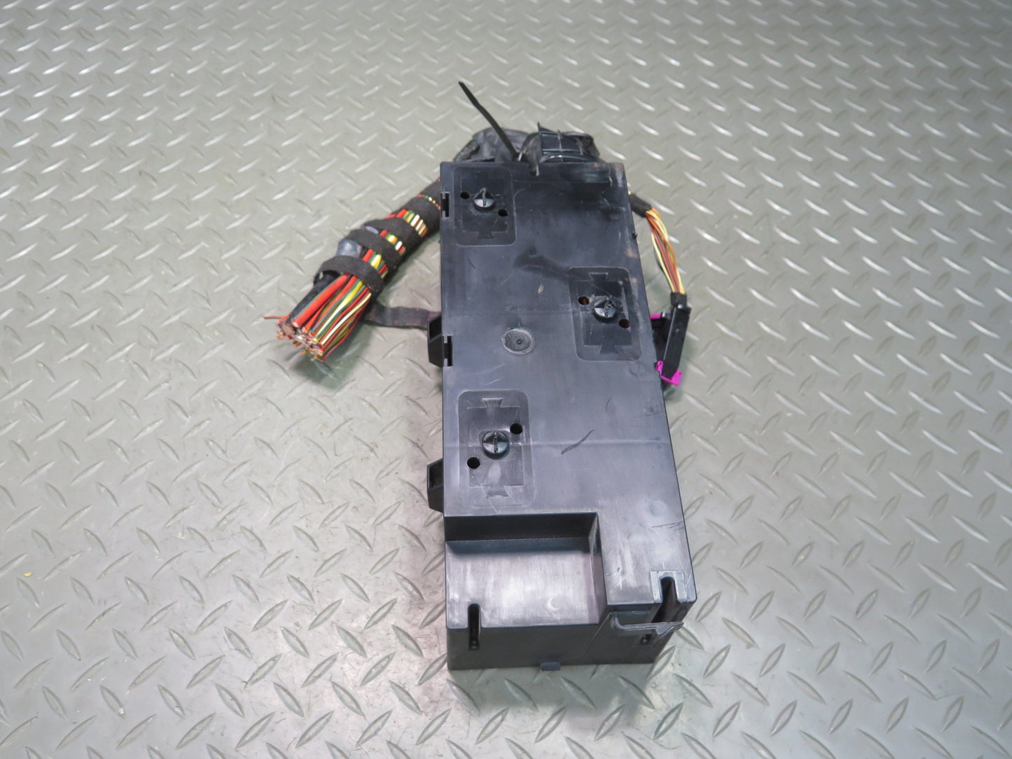 2006-2012 Bentley Flying Spur Rear Trunk Fuse Box Relay Junction Module Unit