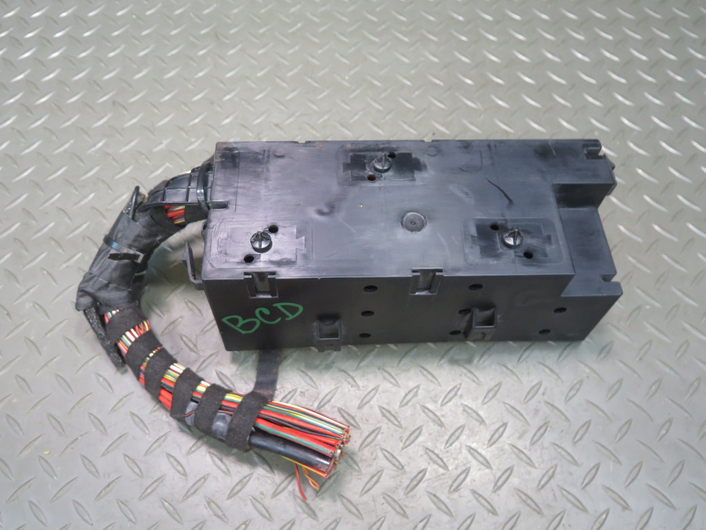 2006-2012 Bentley Flying Spur Rear Trunk Fuse Box Relay Junction Module Unit