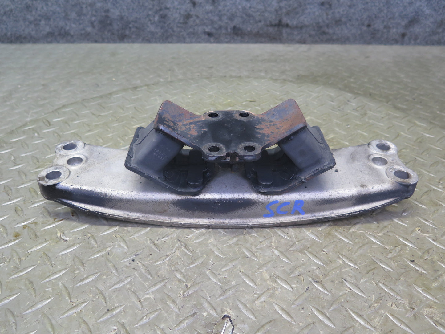 02-10 Lexus Z40 SC430 A/T Automatic Transmission Mount Bracket Support 126K OEM