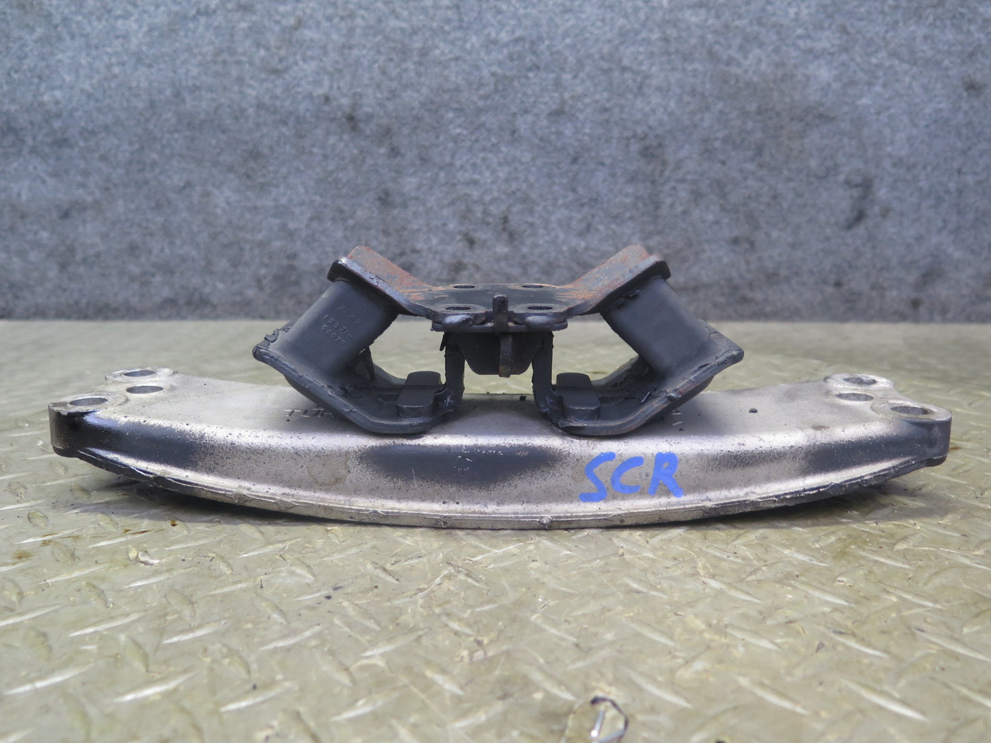 02-10 Lexus Z40 SC430 A/T Automatic Transmission Mount Bracket Support 126K OEM