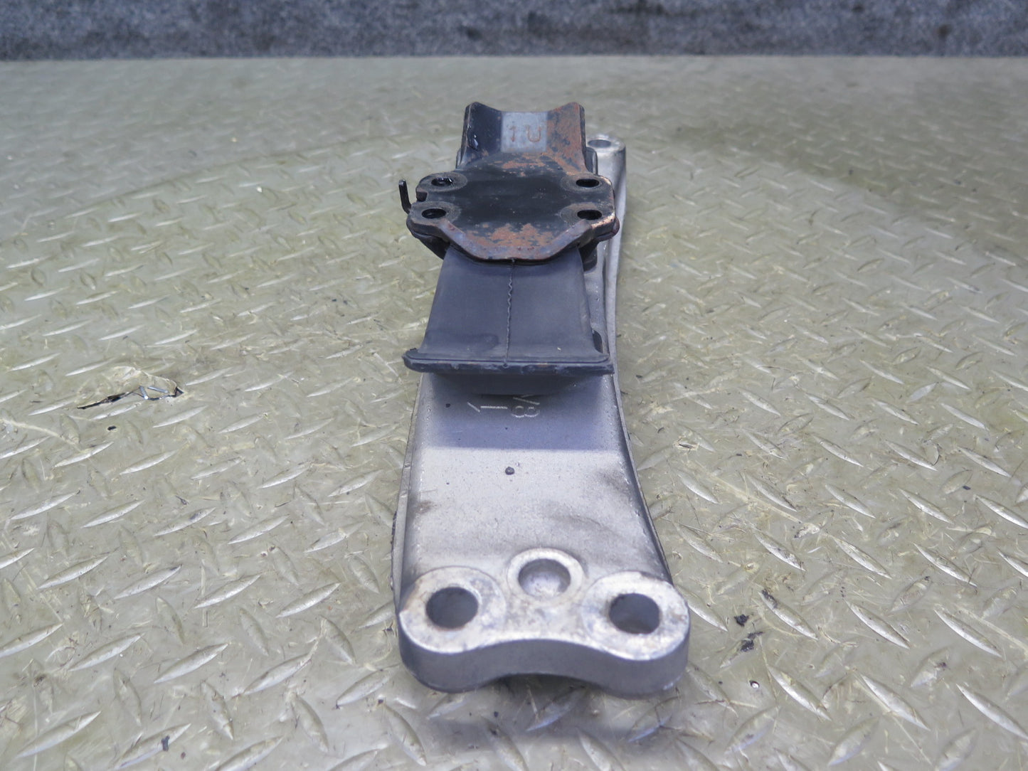 02-10 Lexus Z40 SC430 A/T Automatic Transmission Mount Bracket Support 126K OEM