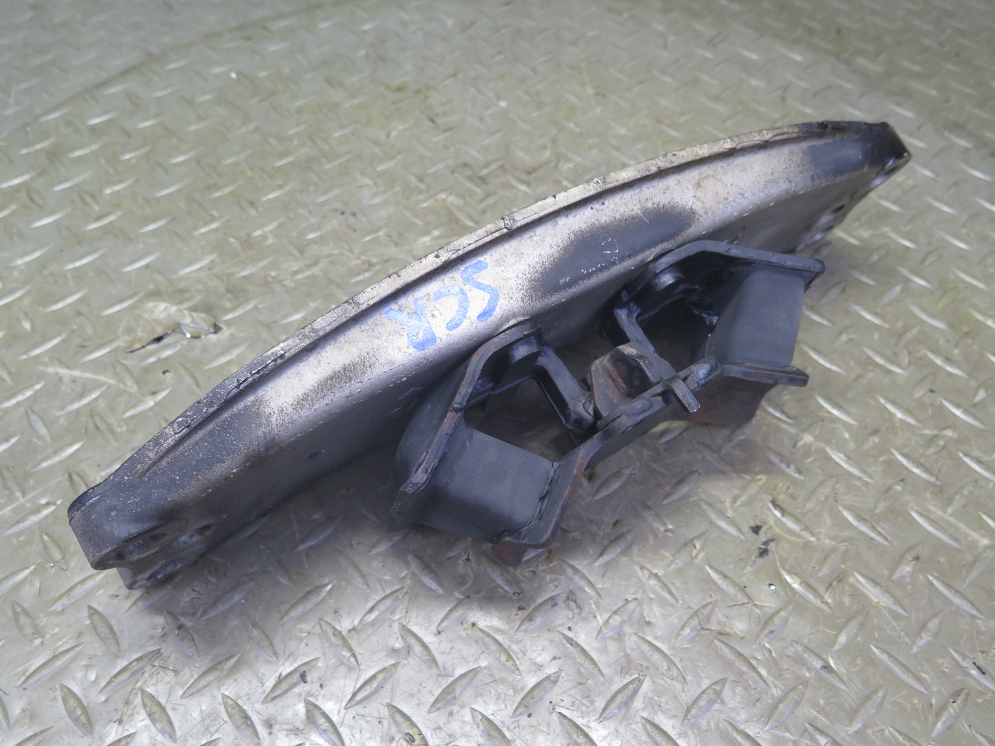 02-10 Lexus Z40 SC430 A/T Automatic Transmission Mount Bracket Support 126K OEM