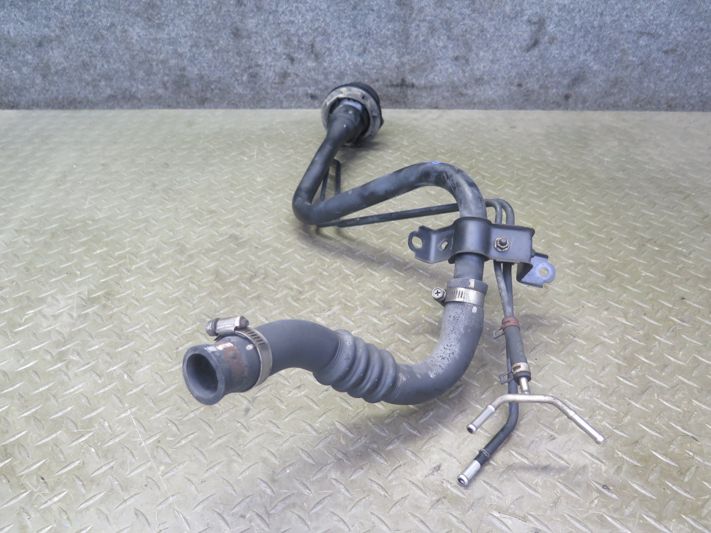 02-05 Lexus Z40 SC430 Fuel Gas Tank Filler Neck w Cap Assembly OEM