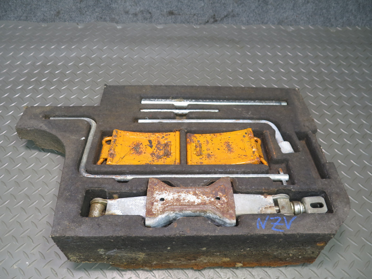 84-89 Nissan 300ZX Z31 2+0 Lift Jack Wrench Spare Tire Tool Foam Set OEM