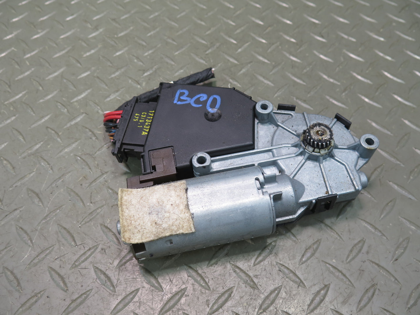 2006-2012 Bentley Flying Spur Front Upper Suroof Moon Roof Power Motor