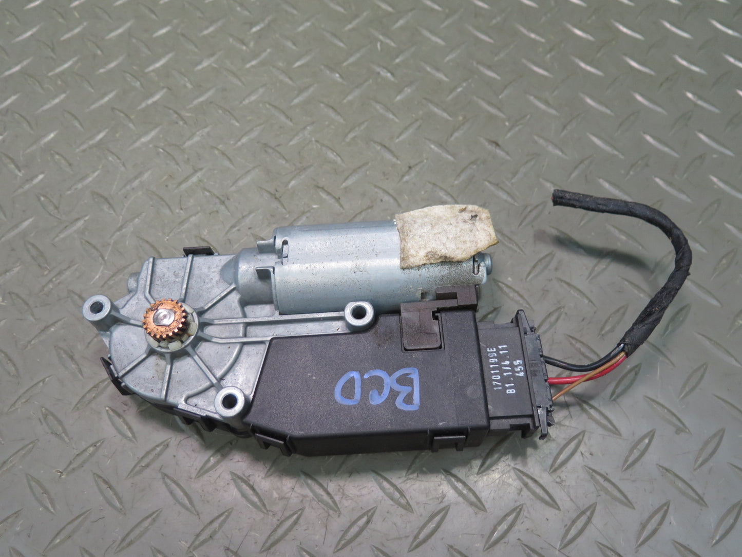 2006-2012 Bentley Flying Spur Front Right Sunroof Moon Roof Shade Power Motor