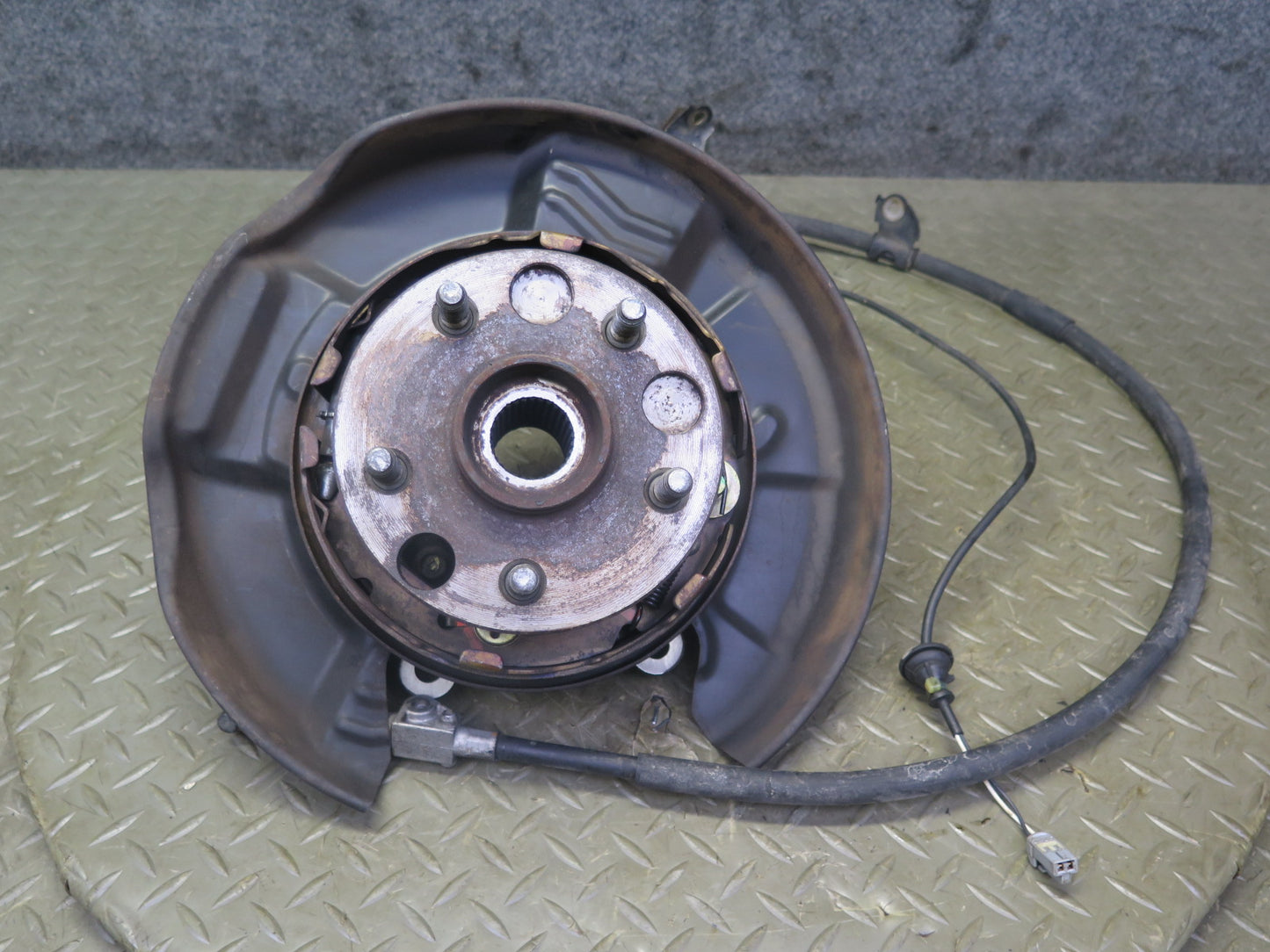 02-10 Lexus SC430 Rear Left Spindle Knuckle Wheel Hub Bearing 126K Miles OEM