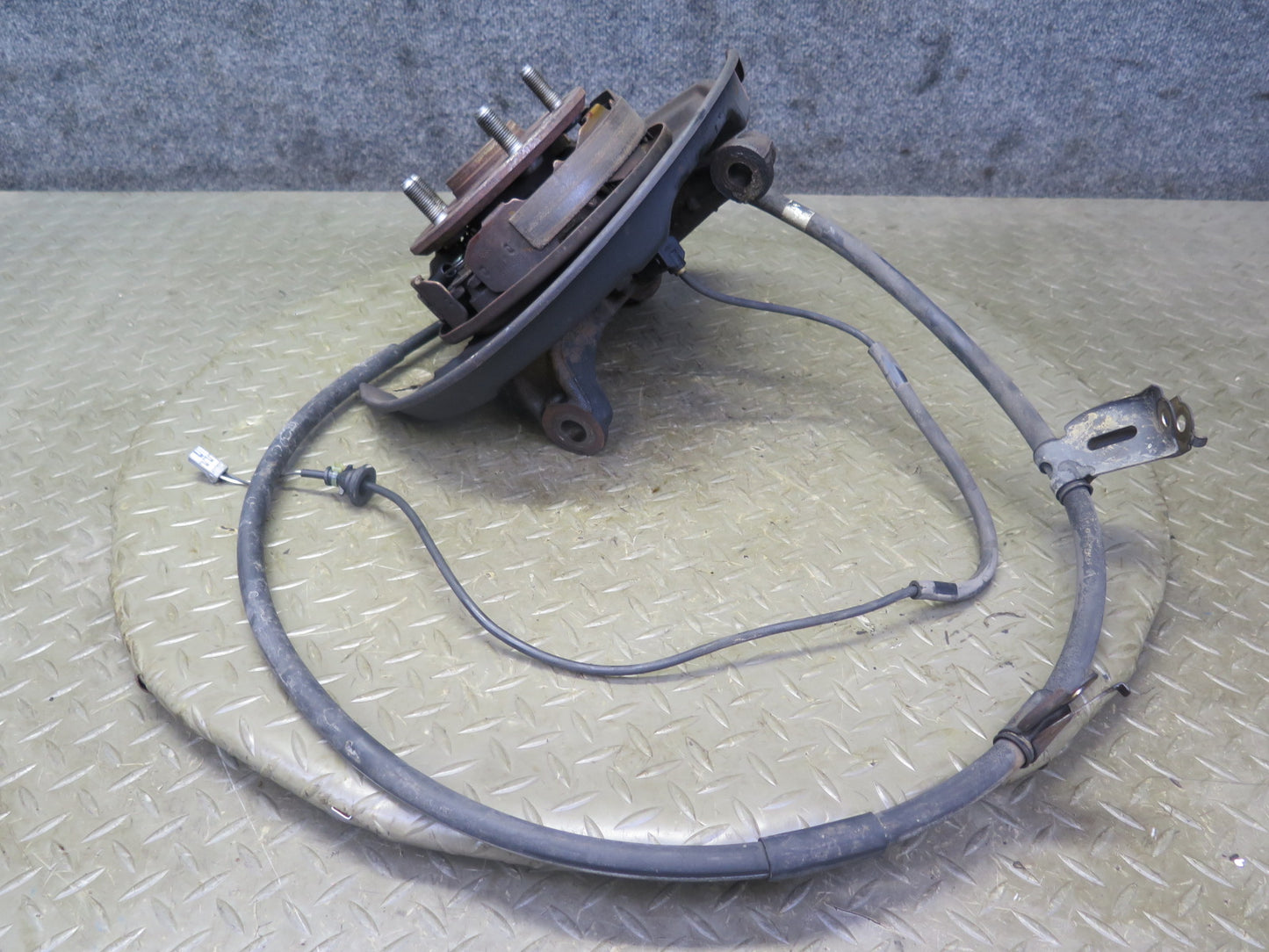 02-10 Lexus SC430 Rear Left Spindle Knuckle Wheel Hub Bearing 126K Miles OEM