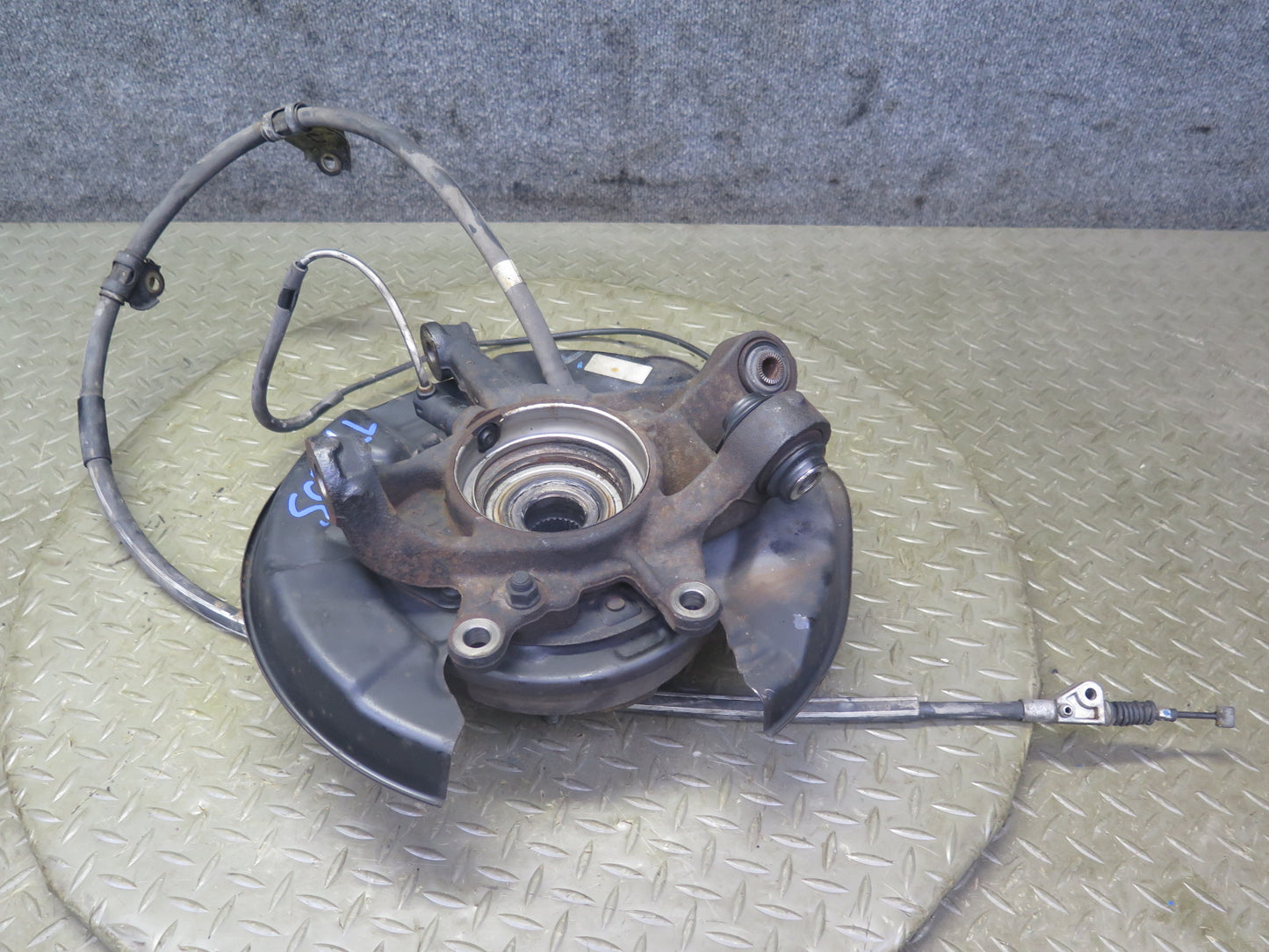 02-10 Lexus SC430 Rear Left Spindle Knuckle Wheel Hub Bearing 126K Miles OEM