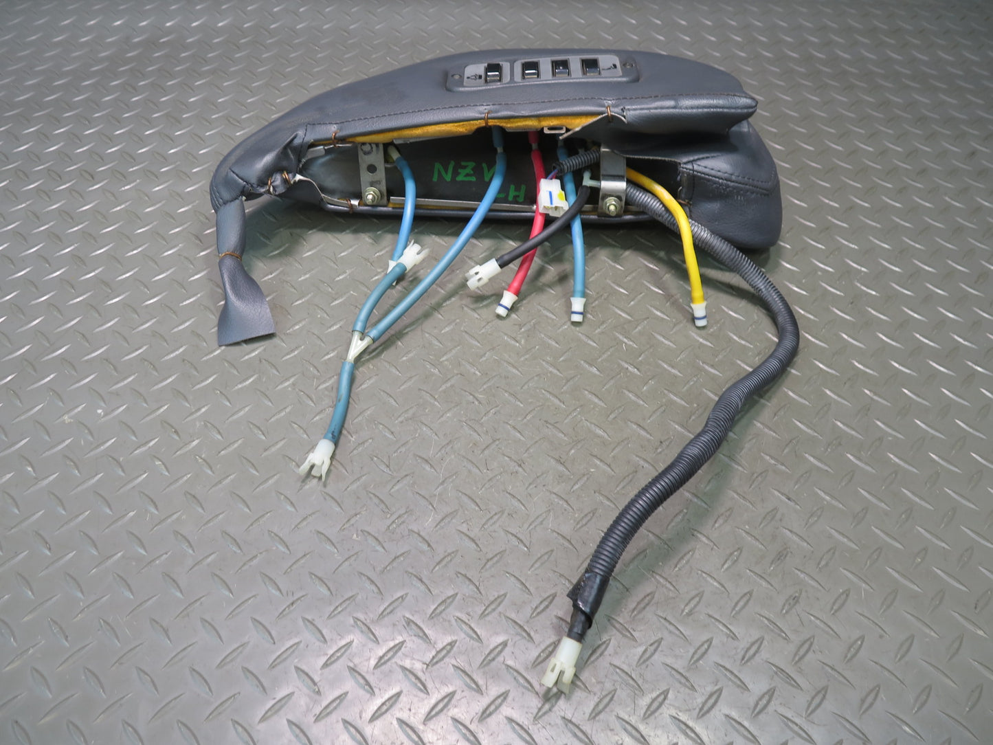 86-89 Nissan 300ZX Z31 2+0 Left Seat Upper Right Side Cushion Memory Switch OEM
